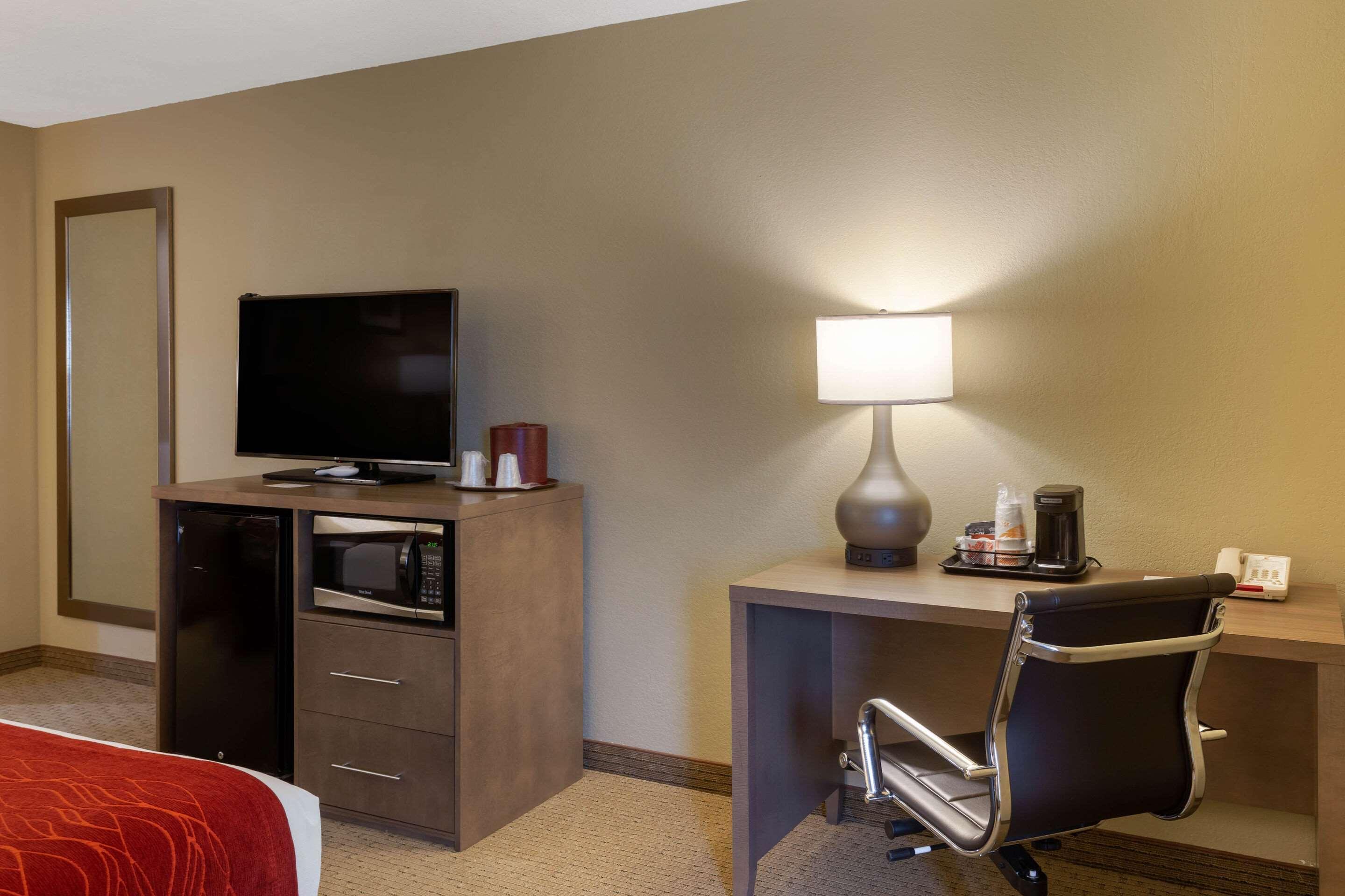 Comfort Inn Marshall Station מראה חיצוני תמונה