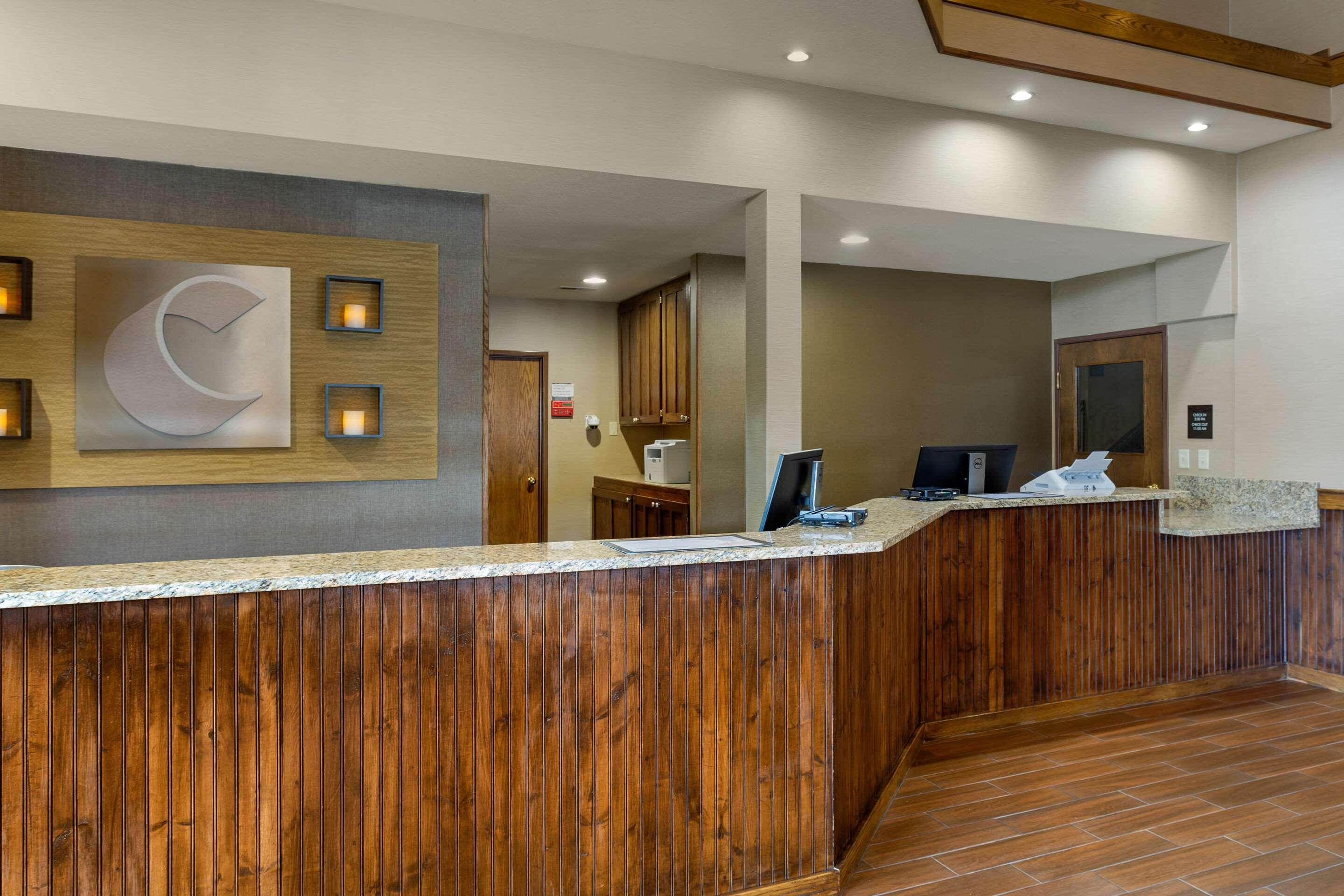 Comfort Inn Marshall Station מראה חיצוני תמונה